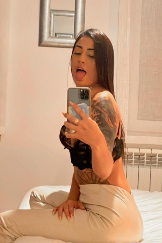 isabela escorts latina