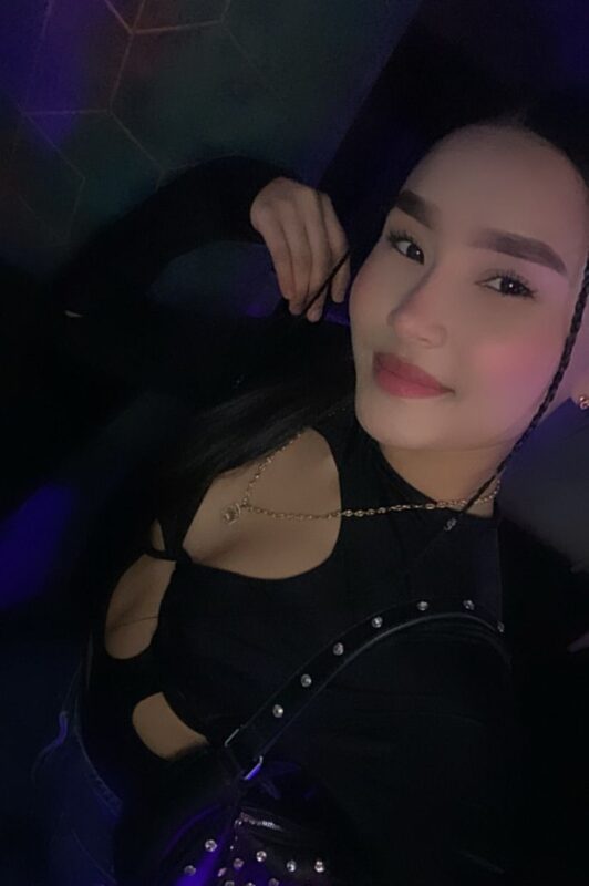 722692547 chica tailandesa en coruña