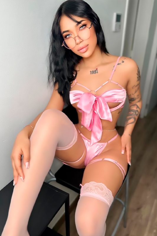 687 221 512 colombiana jovencita para follar en barcelona