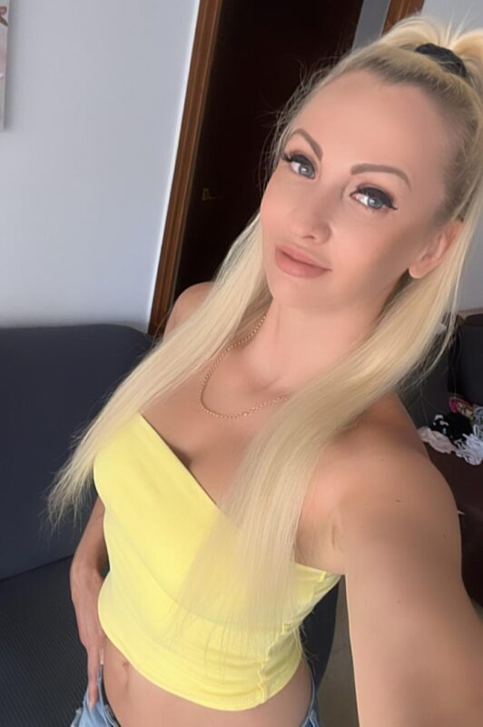 Chica con ojos azules, sexo mujeres Barcelona