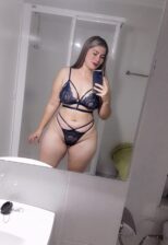 Chica latina de piel blanca hermosa en Salamanca