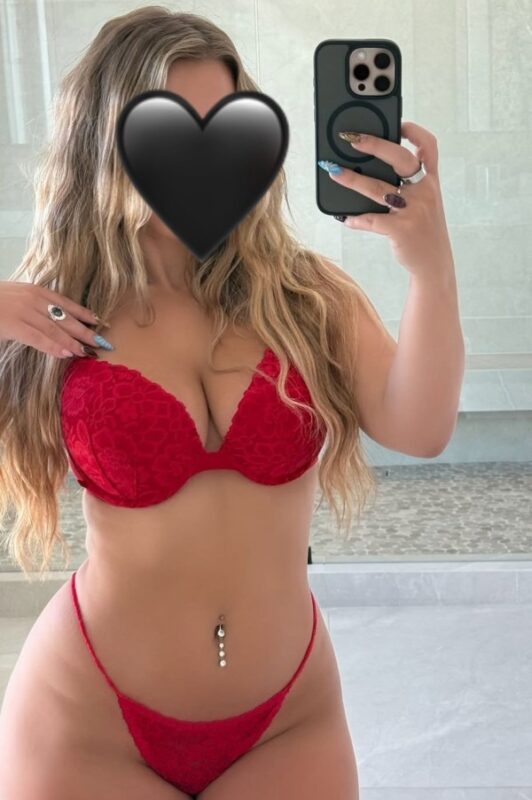 Rubia jovencita preciosa muy cariñosa en Huelva