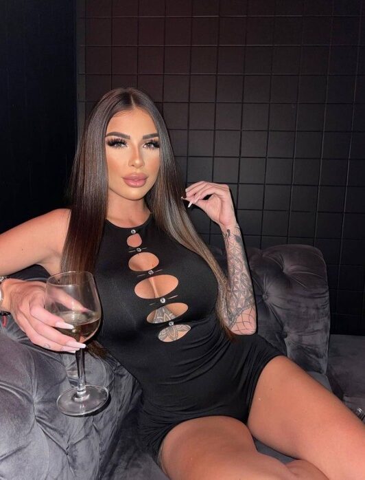 ALEJANDRA – 672383805 | Belleza con dulzura y elegancia