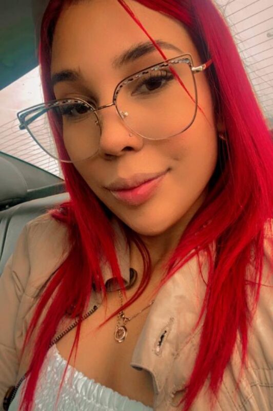 617891459-chica-para-relax-girona