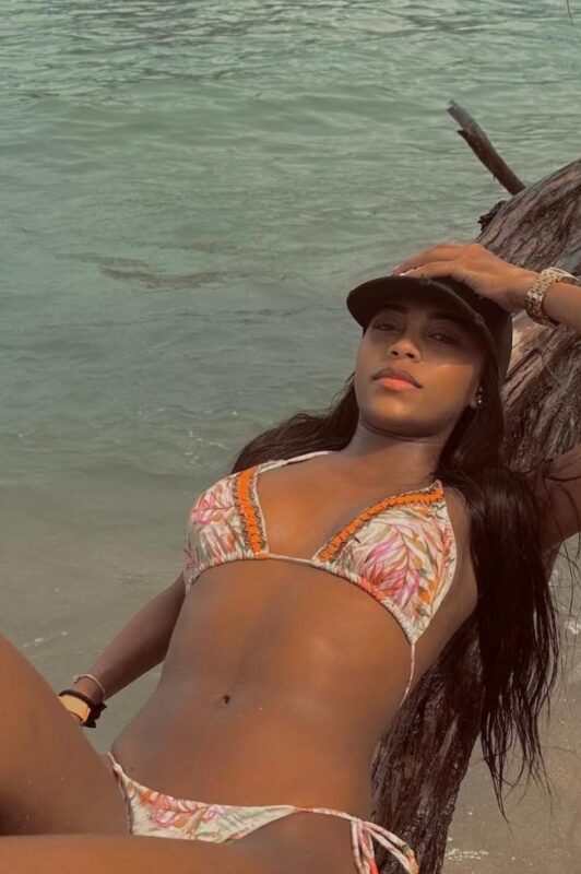 Andréa en Motril, joven y atractiva para experiencias inolvidables, disponible por WhatsApp al 612238918