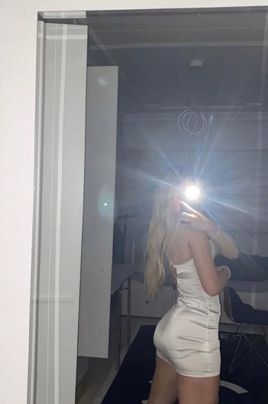 ELLA | Tu Acompañante de Ensueño