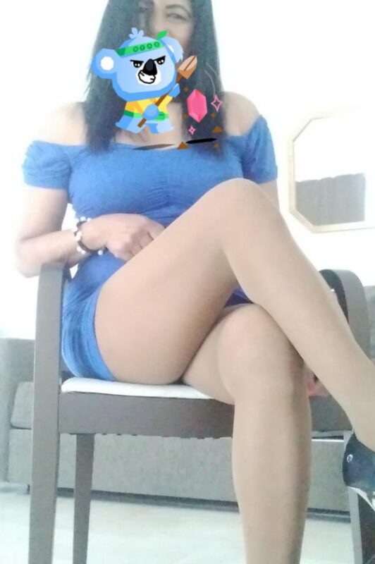 Brunette Seduction | Intense & Captivating