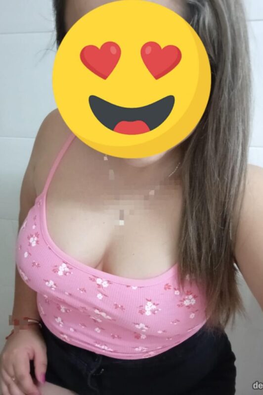 Liz: Tu Joven Fantasía Rubia Hecha Realidad