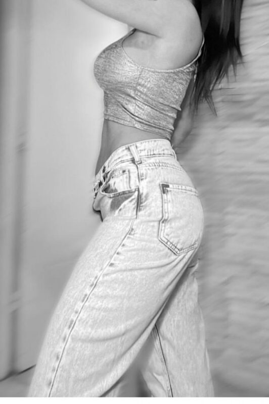 En Marbella por primera vez: una mujer divertida, femenina y muy simpática ❤️‍