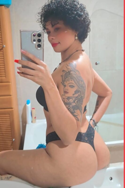 PRECIOSA COLOMBIANA CARIÑOSA TRATO DE NOVIA Y FIESTA BLANCA